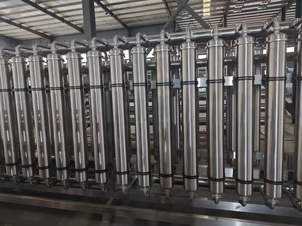 Industrial ultrafiltration system for solid-liquid separation methods in industrial filtration