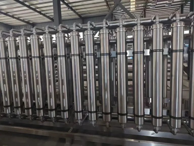 Industrial ultrafiltration system for solid-liquid separation methods in industrial filtration